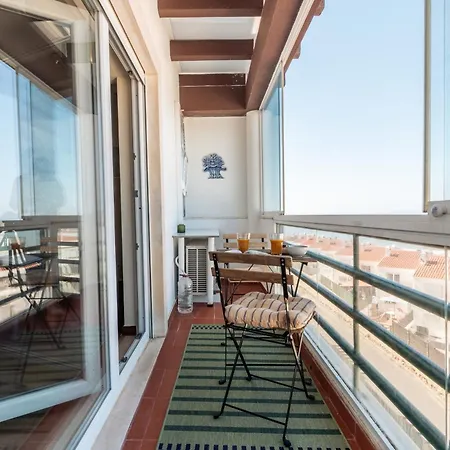 Ericeira Beach Apartment * エリセイラ